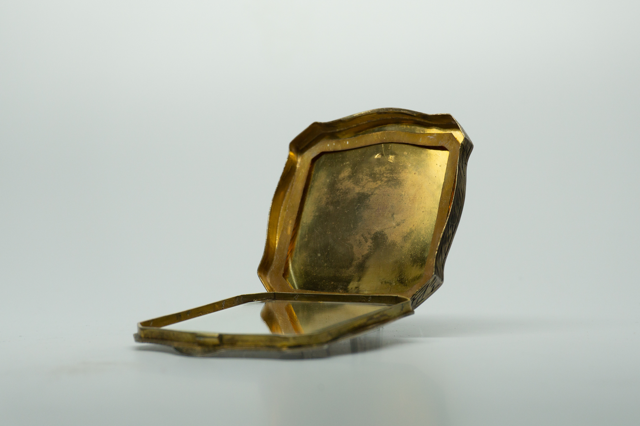 1950s Hand Painted Italian Compact